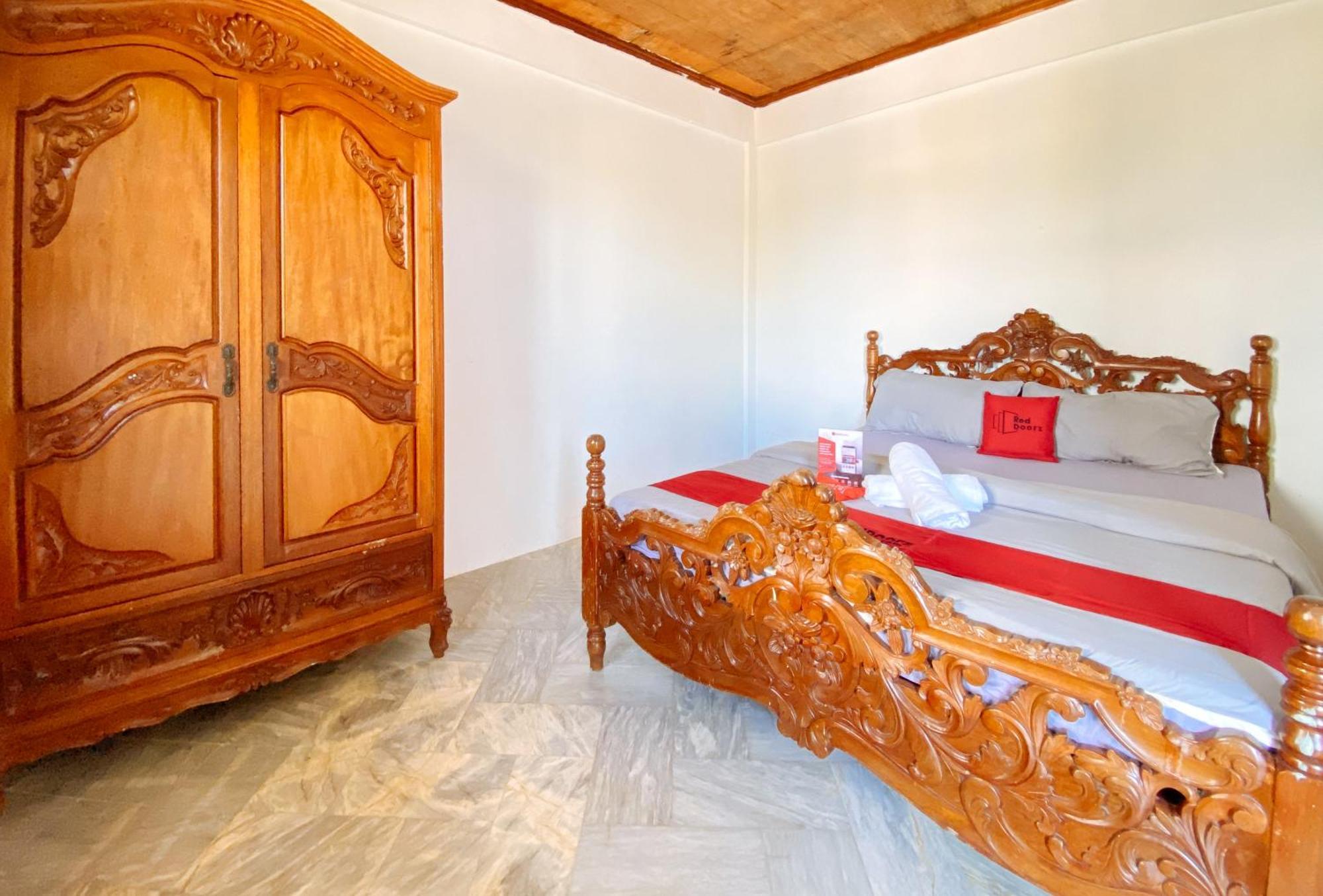 RedDoorz @ White Castle Beach Resort Iba Zambales Botolan Exterior foto