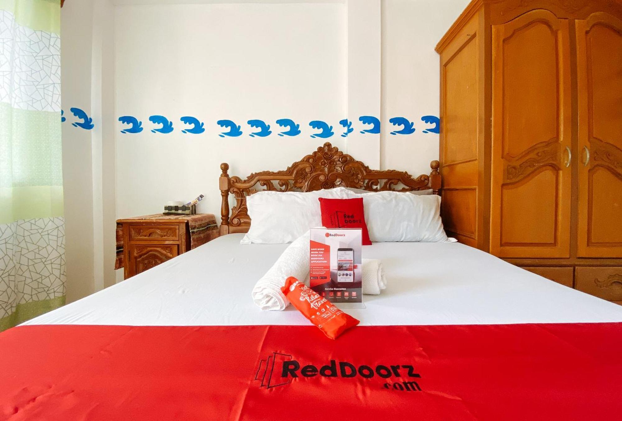 RedDoorz @ White Castle Beach Resort Iba Zambales Botolan Exterior foto